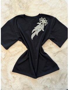 Tricou cu floare din cristal
