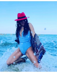 Costum de baie intreg, Amos 2